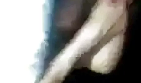 یک فیلم سکسی سگ و زن چوب به فاحشه فلدره می زند