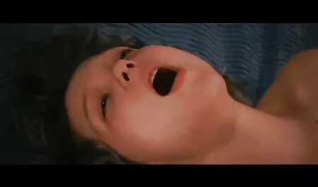 بلوند فیلم رقص سکسی زنان روی دم بلند پرش می کند