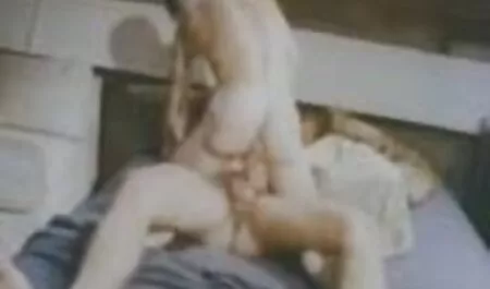 رابطه زنان بازیگر سکس جنسی داغ توسط یک زن و شوهر جوان